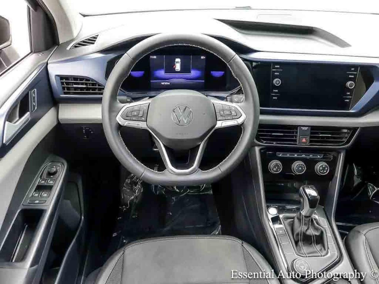 2023 Volkswagen Taos SE Willowbrook IL