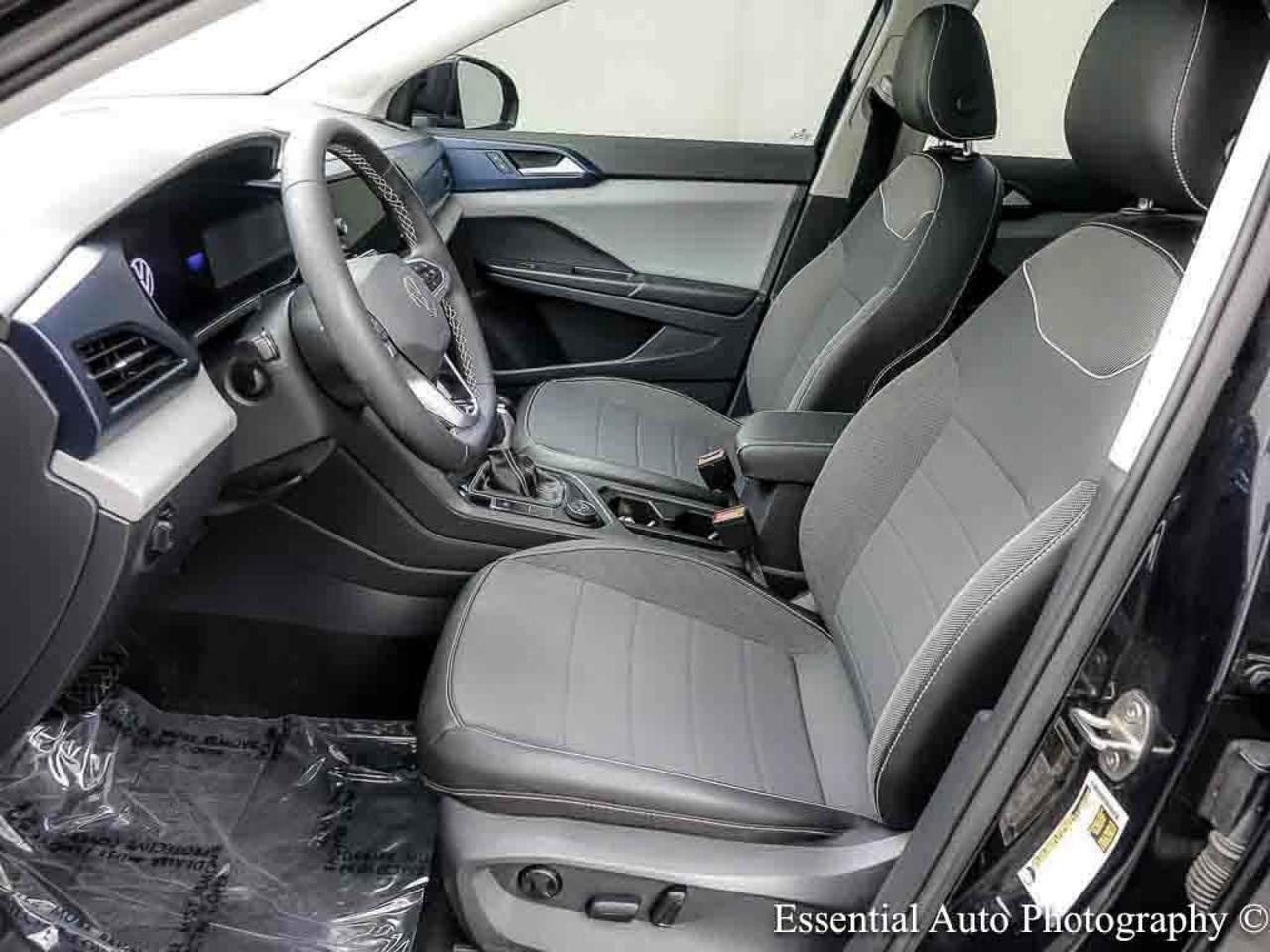 2023 Volkswagen Taos SE Willowbrook IL