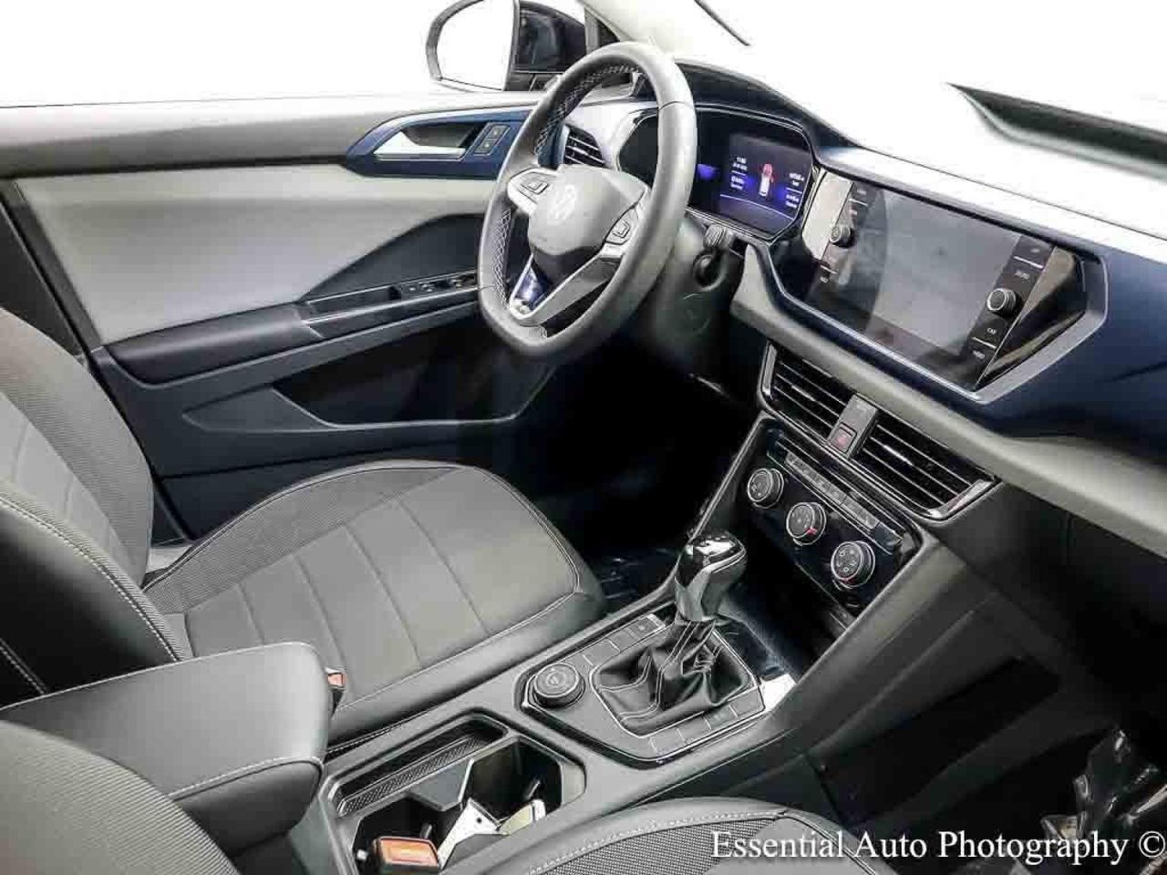 2023 Volkswagen Taos SE Willowbrook IL
