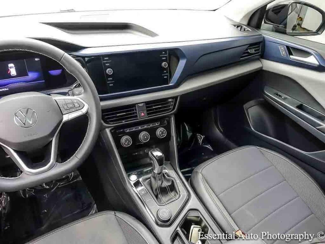 2023 Volkswagen Taos SE Willowbrook IL