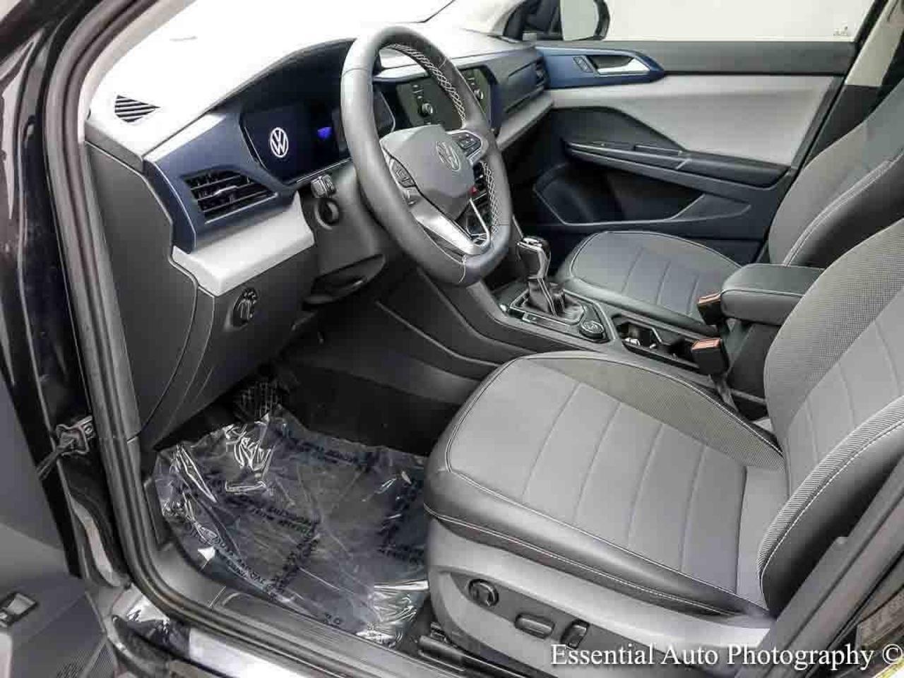 2023 Volkswagen Taos SE Willowbrook IL