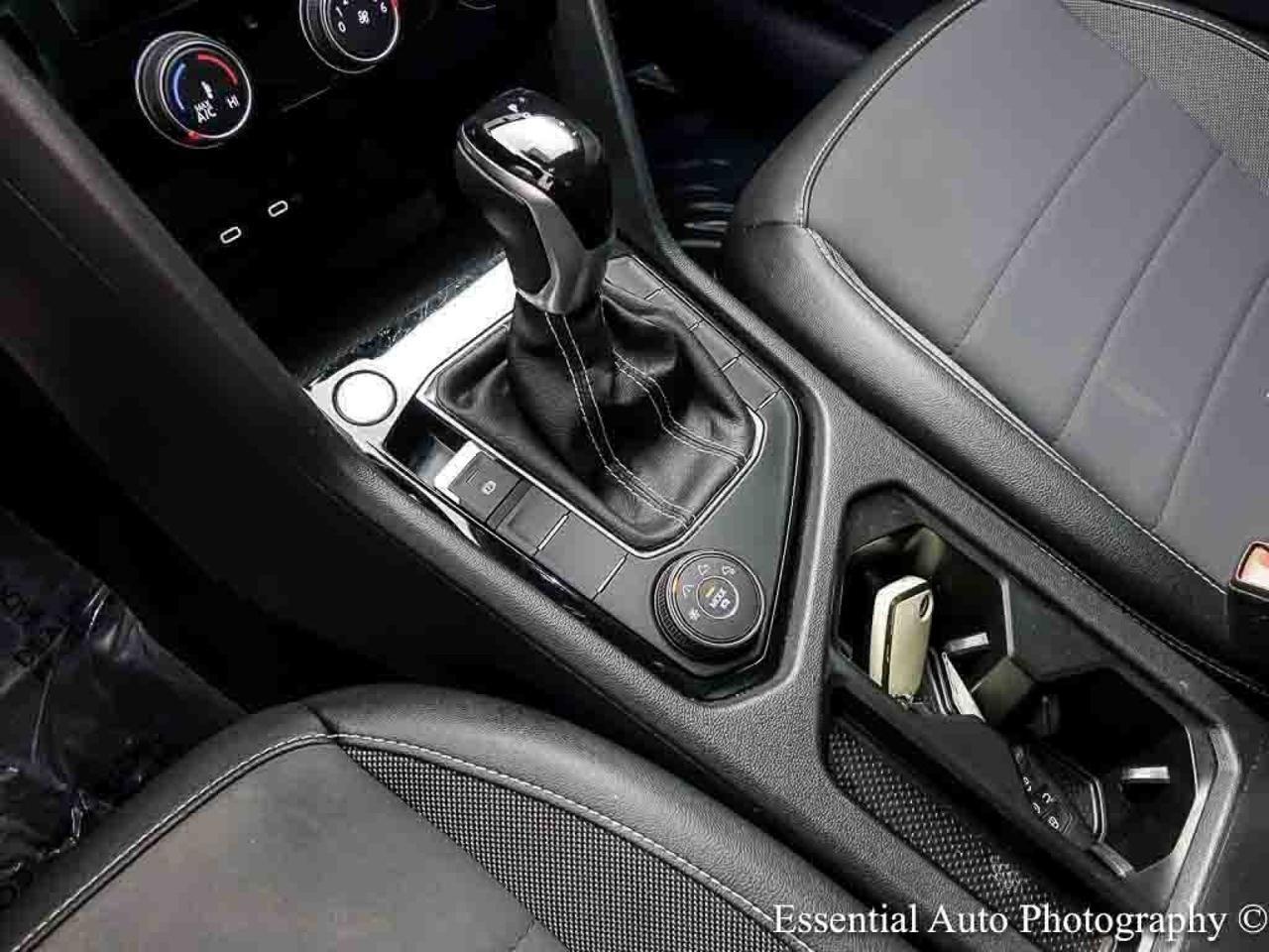2023 Volkswagen Taos SE Willowbrook IL
