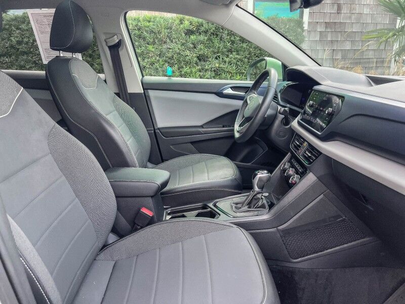 2023 Volkswagen Taos SE Wilmington NC