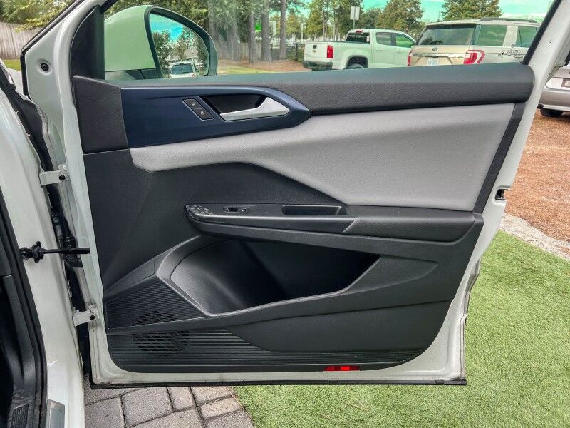 2023 Volkswagen Taos SE Wilmington NC