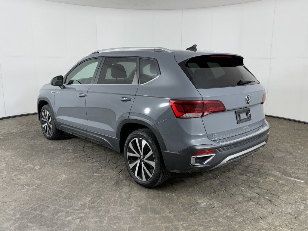 2023 Volkswagen Taos SE w/Panoramic Sunroof Maumee OH