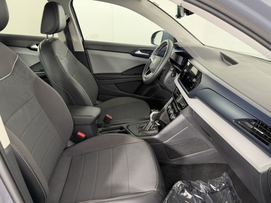 2023 Volkswagen Taos SE w/Panoramic Sunroof Maumee OH