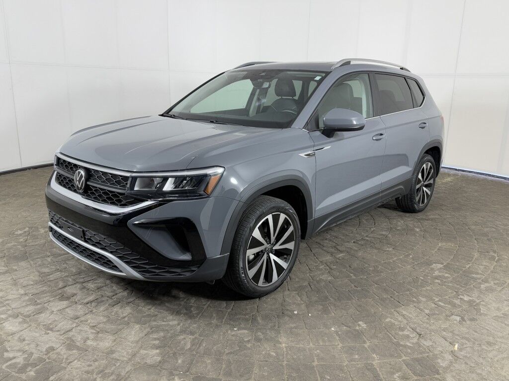 2023 Volkswagen Taos SE w/Panoramic Sunroof Maumee OH