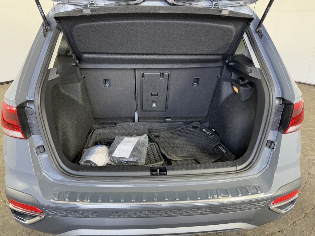 2023 Volkswagen Taos SE w/Panoramic Sunroof Maumee OH