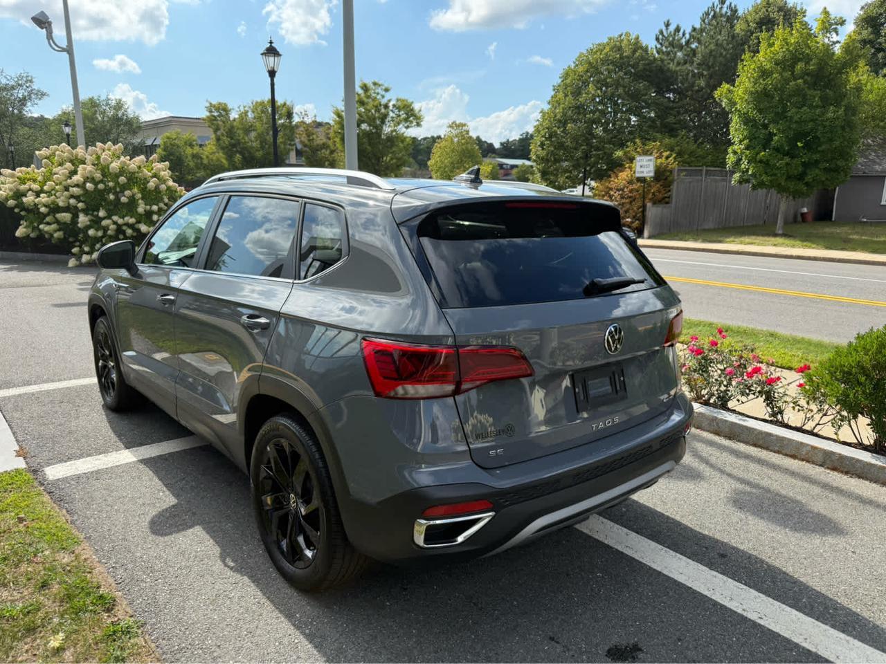 2023 Volkswagen Taos SE Wellesley MA