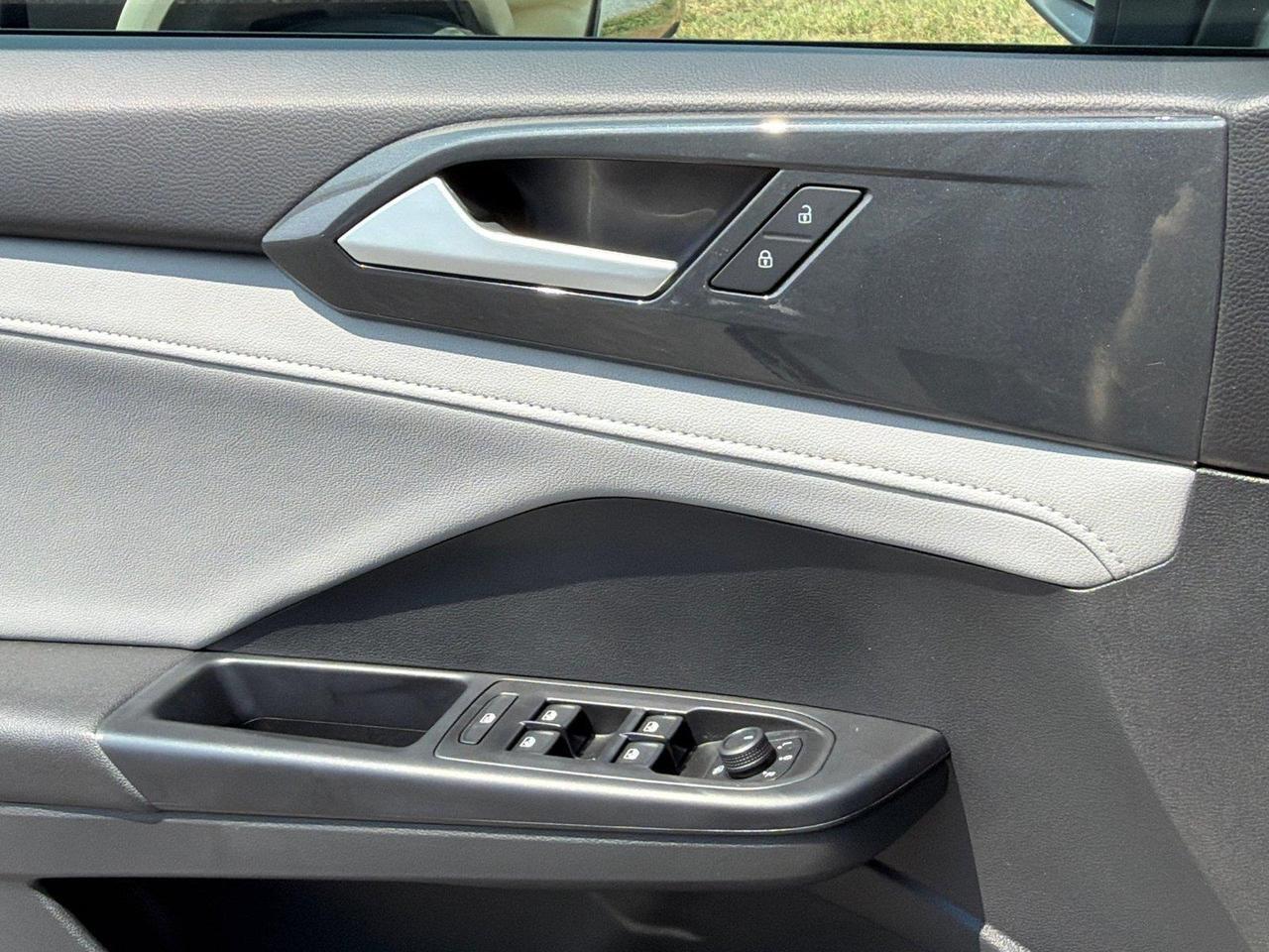 2023 Volkswagen Taos SEL Hagerstown MD