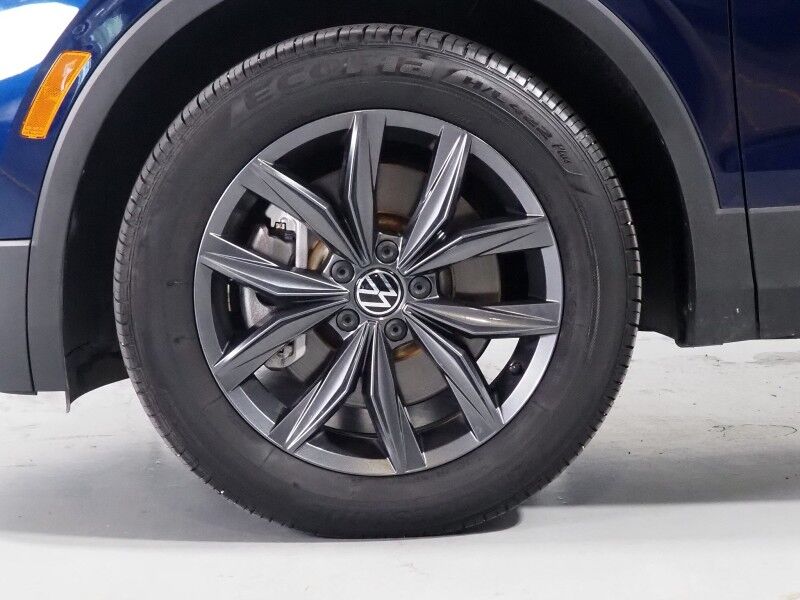 2023 Volkswagen Tiguan 2.0T SE *ADAPTIVE CRUISE, DIGITAL COCKPIT, SAFETY ALERTS, BACKUP-CAMERA, COLOR TOUCHSCREEN, HEATED SEATS, 3RD ROW SEATING, REMOTE START, WIRELESS CHARGING, ANDROID & APPLE Round Rock TX