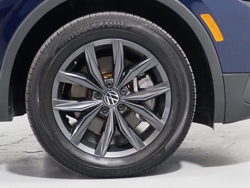 2023 Volkswagen Tiguan 2.0T SE *ADAPTIVE CRUISE, DIGITAL COCKPIT, SAFETY ALERTS, BACKUP-CAMERA, COLOR TOUCHSCREEN, HEATED SEATS, 3RD ROW SEATING, REMOTE START, WIRELESS CHARGING, ANDROID & APPLE Round Rock TX
