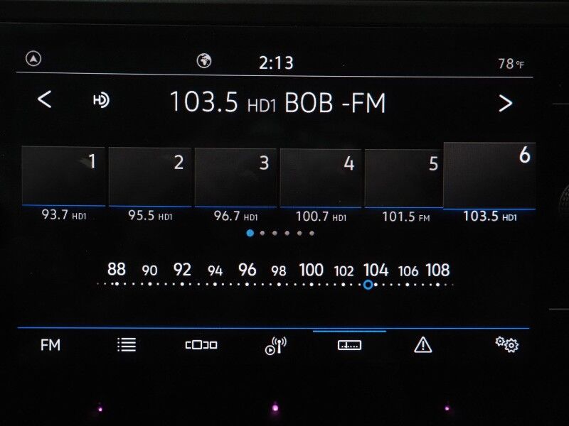 2023 Volkswagen Tiguan 2.0T SE *ADAPTIVE CRUISE, DIGITAL COCKPIT, SAFETY ALERTS, BACKUP-CAMERA, COLOR TOUCHSCREEN, HEATED SEATS, 3RD ROW SEATING, REMOTE START, WIRELESS CHARGING, ANDROID & APPLE Round Rock TX