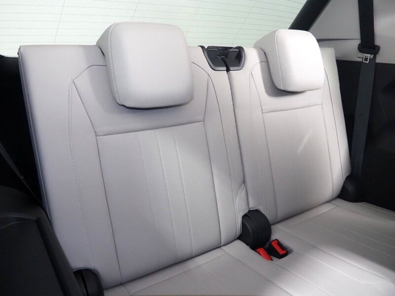 2023 Volkswagen Tiguan 2.0T SE *ADAPTIVE CRUISE, DIGITAL COCKPIT, SAFETY ALERTS, BACKUP-CAMERA, COLOR TOUCHSCREEN, HEATED SEATS, 3RD ROW SEATING, REMOTE START, WIRELESS CHARGING, ANDROID & APPLE Round Rock TX