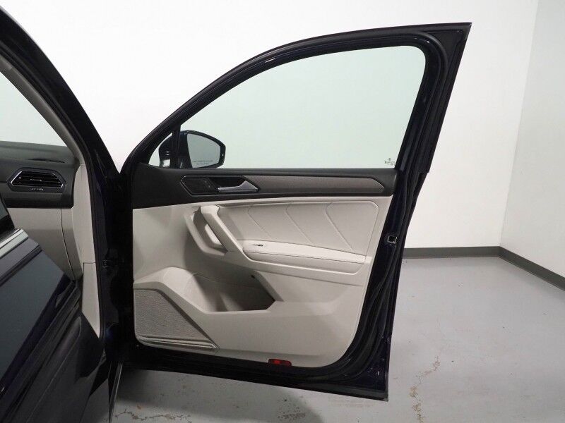 2023 Volkswagen Tiguan 2.0T SE *ADAPTIVE CRUISE, DIGITAL COCKPIT, SAFETY ALERTS, BACKUP-CAMERA, COLOR TOUCHSCREEN, HEATED SEATS, 3RD ROW SEATING, REMOTE START, WIRELESS CHARGING, ANDROID & APPLE Round Rock TX