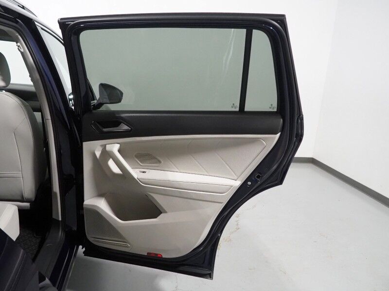 2023 Volkswagen Tiguan 2.0T SE *ADAPTIVE CRUISE, DIGITAL COCKPIT, SAFETY ALERTS, BACKUP-CAMERA, COLOR TOUCHSCREEN, HEATED SEATS, 3RD ROW SEATING, REMOTE START, WIRELESS CHARGING, ANDROID & APPLE Round Rock TX