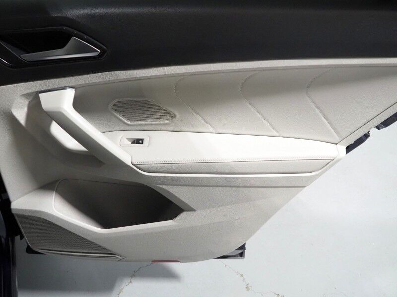 2023 Volkswagen Tiguan 2.0T SE *ADAPTIVE CRUISE, DIGITAL COCKPIT, SAFETY ALERTS, BACKUP-CAMERA, COLOR TOUCHSCREEN, HEATED SEATS, 3RD ROW SEATING, REMOTE START, WIRELESS CHARGING, ANDROID & APPLE Round Rock TX