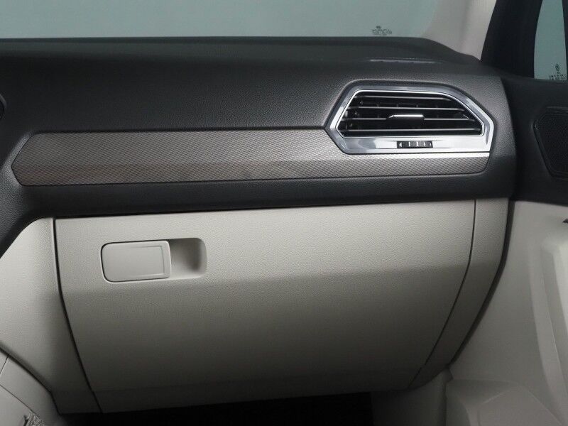 2023 Volkswagen Tiguan 2.0T SE *ADAPTIVE CRUISE, DIGITAL COCKPIT, SAFETY ALERTS, BACKUP-CAMERA, COLOR TOUCHSCREEN, HEATED SEATS, 3RD ROW SEATING, REMOTE START, WIRELESS CHARGING, ANDROID & APPLE Round Rock TX