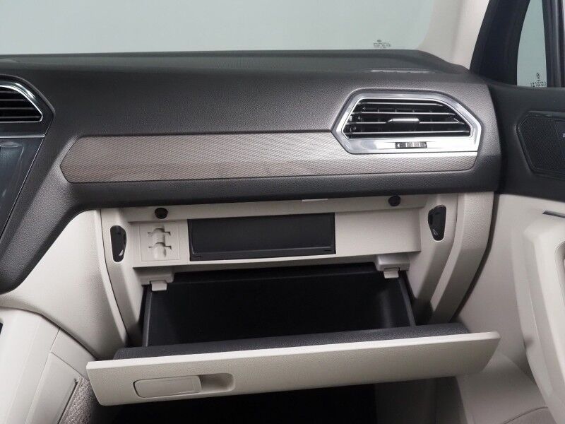 2023 Volkswagen Tiguan 2.0T SE *ADAPTIVE CRUISE, DIGITAL COCKPIT, SAFETY ALERTS, BACKUP-CAMERA, COLOR TOUCHSCREEN, HEATED SEATS, 3RD ROW SEATING, REMOTE START, WIRELESS CHARGING, ANDROID & APPLE Round Rock TX
