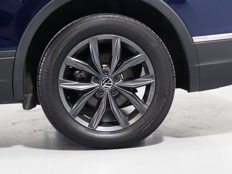 2023 Volkswagen Tiguan 2.0T SE *ADAPTIVE CRUISE, DIGITAL COCKPIT, SAFETY ALERTS, BACKUP-CAMERA, COLOR TOUCHSCREEN, HEATED SEATS, 3RD ROW SEATING, REMOTE START, WIRELESS CHARGING, ANDROID & APPLE Round Rock TX