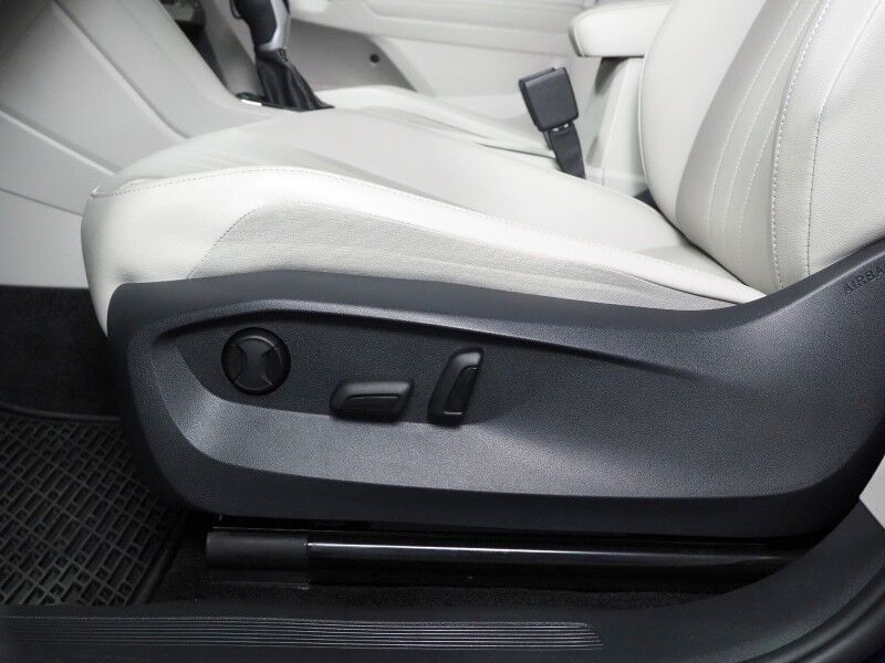 2023 Volkswagen Tiguan 2.0T SE *ADAPTIVE CRUISE, DIGITAL COCKPIT, SAFETY ALERTS, BACKUP-CAMERA, COLOR TOUCHSCREEN, HEATED SEATS, 3RD ROW SEATING, REMOTE START, WIRELESS CHARGING, ANDROID & APPLE Round Rock TX