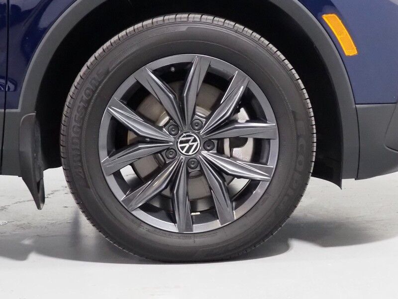 2023 Volkswagen Tiguan 2.0T SE *ADAPTIVE CRUISE, DIGITAL COCKPIT, SAFETY ALERTS, BACKUP-CAMERA, COLOR TOUCHSCREEN, HEATED SEATS, 3RD ROW SEATING, REMOTE START, WIRELESS CHARGING, ANDROID & APPLE Round Rock TX