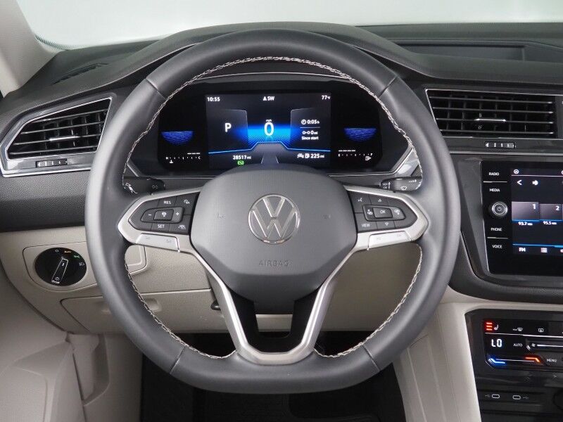 2023 Volkswagen Tiguan 2.0T SE *ADAPTIVE CRUISE, DIGITAL COCKPIT, SAFETY ALERTS, BACKUP-CAMERA, COLOR TOUCHSCREEN, HEATED SEATS, 3RD ROW SEATING, REMOTE START, WIRELESS CHARGING, ANDROID & APPLE Round Rock TX