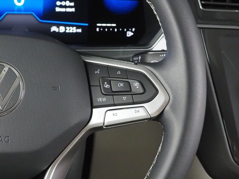 2023 Volkswagen Tiguan 2.0T SE *ADAPTIVE CRUISE, DIGITAL COCKPIT, SAFETY ALERTS, BACKUP-CAMERA, COLOR TOUCHSCREEN, HEATED SEATS, 3RD ROW SEATING, REMOTE START, WIRELESS CHARGING, ANDROID & APPLE Round Rock TX