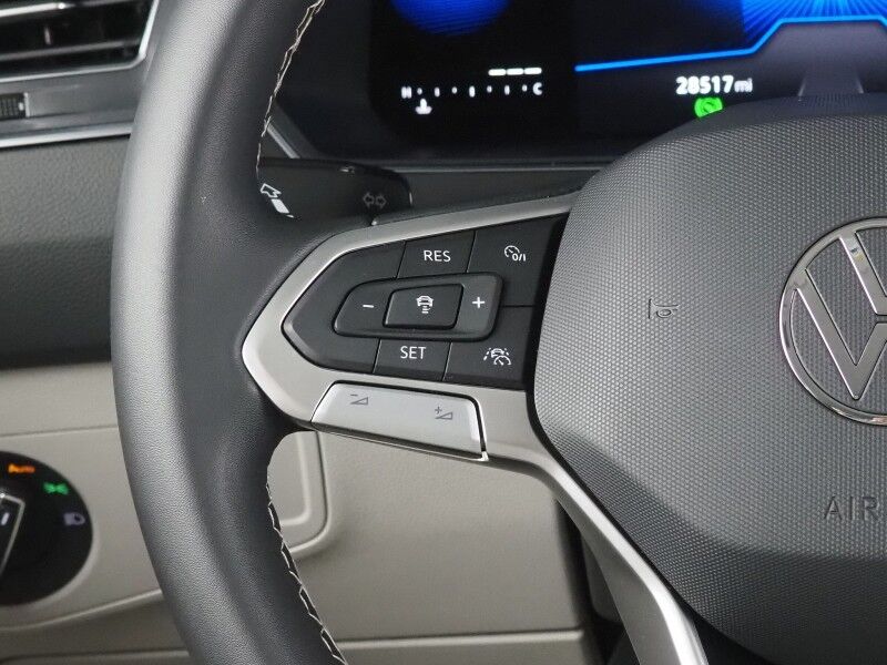 2023 Volkswagen Tiguan 2.0T SE *ADAPTIVE CRUISE, DIGITAL COCKPIT, SAFETY ALERTS, BACKUP-CAMERA, COLOR TOUCHSCREEN, HEATED SEATS, 3RD ROW SEATING, REMOTE START, WIRELESS CHARGING, ANDROID & APPLE Round Rock TX