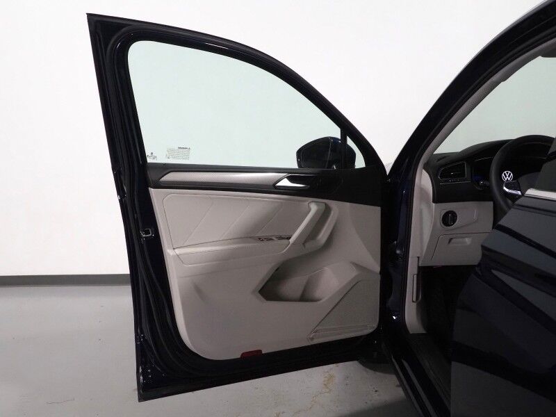 2023 Volkswagen Tiguan 2.0T SE *ADAPTIVE CRUISE, DIGITAL COCKPIT, SAFETY ALERTS, BACKUP-CAMERA, COLOR TOUCHSCREEN, HEATED SEATS, 3RD ROW SEATING, REMOTE START, WIRELESS CHARGING, ANDROID & APPLE Round Rock TX