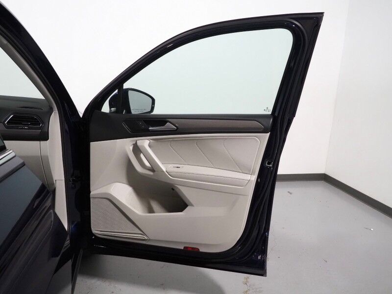 2023 Volkswagen Tiguan 2.0T SE *ADAPTIVE CRUISE, DIGITAL COCKPIT, SAFETY ALERTS, BACKUP-CAMERA, COLOR TOUCHSCREEN, HEATED SEATS, 3RD ROW SEATING, REMOTE START, WIRELESS CHARGING, ANDROID & APPLE Round Rock TX