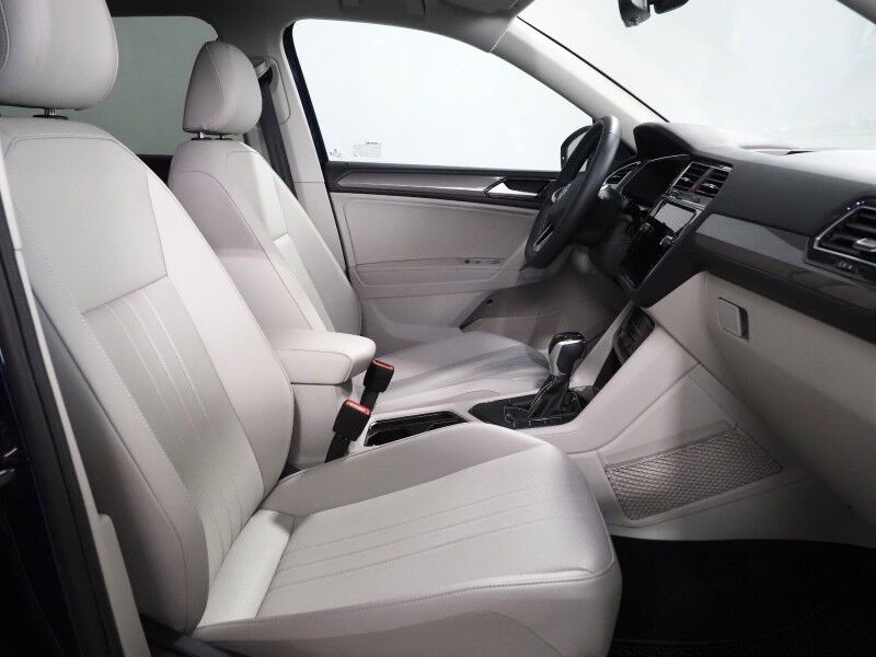 2023 Volkswagen Tiguan 2.0T SE *ADAPTIVE CRUISE, DIGITAL COCKPIT, SAFETY ALERTS, BACKUP-CAMERA, COLOR TOUCHSCREEN, HEATED SEATS, 3RD ROW SEATING, REMOTE START, WIRELESS CHARGING, ANDROID & APPLE Round Rock TX