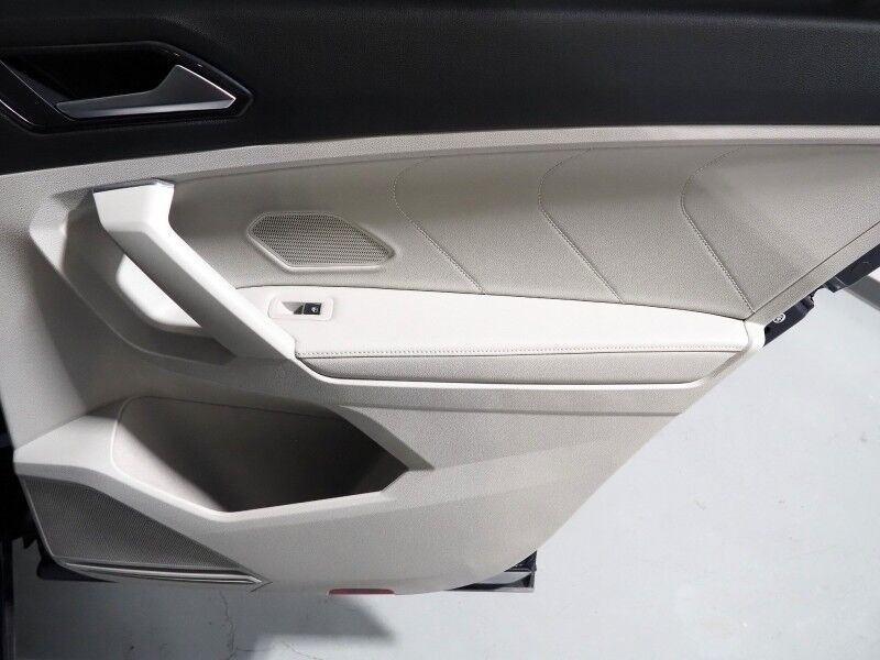 2023 Volkswagen Tiguan 2.0T SE *ADAPTIVE CRUISE, DIGITAL COCKPIT, SAFETY ALERTS, BACKUP-CAMERA, COLOR TOUCHSCREEN, HEATED SEATS, 3RD ROW SEATING, REMOTE START, WIRELESS CHARGING, ANDROID & APPLE Round Rock TX