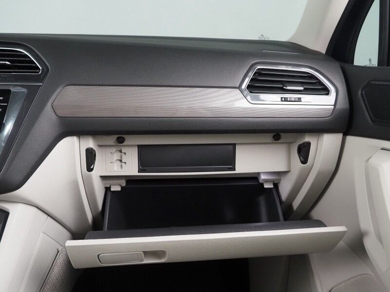 2023 Volkswagen Tiguan 2.0T SE *ADAPTIVE CRUISE, DIGITAL COCKPIT, SAFETY ALERTS, BACKUP-CAMERA, COLOR TOUCHSCREEN, HEATED SEATS, 3RD ROW SEATING, REMOTE START, WIRELESS CHARGING, ANDROID & APPLE Round Rock TX