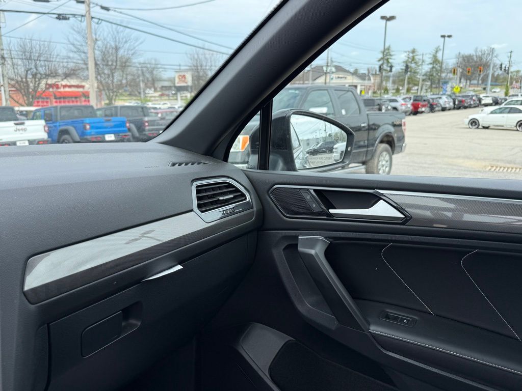 2023 Volkswagen Tiguan 2.0T SE R-Line Black Crestwood KY