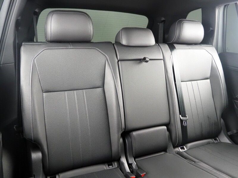 2023 Volkswagen Tiguan 2.0T SE R-Line Black *PANORAMA MOONROOF, ADAPTIVE CRUISE, DIGITAL COCKPIT, SAFETY ALERTS, BACKUP-CAMERA, COLOR TOUCHSCREEN, HEATED SEATS, 3RD ROW SEATING, REMOTE START, 19 INCH WHEELS, WIRELESS CHARGING, ANDROID & APPLE Round Rock TX