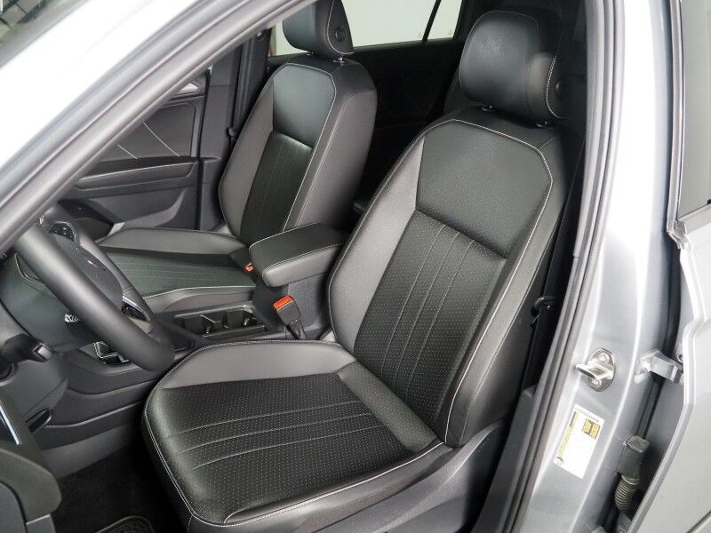 2023 Volkswagen Tiguan 2.0T SE R-Line Black *PANORAMA MOONROOF, ADAPTIVE CRUISE, DIGITAL COCKPIT, SAFETY ALERTS, BACKUP-CAMERA, COLOR TOUCHSCREEN, HEATED SEATS, 3RD ROW SEATING, REMOTE START, 19 INCH WHEELS, WIRELESS CHARGING, ANDROID & APPLE Round Rock TX