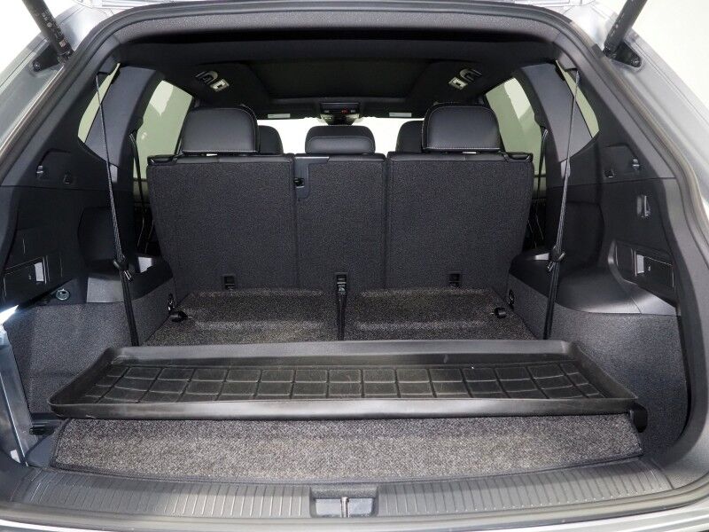 2023 Volkswagen Tiguan 2.0T SE R-Line Black *PANORAMA MOONROOF, ADAPTIVE CRUISE, DIGITAL COCKPIT, SAFETY ALERTS, BACKUP-CAMERA, COLOR TOUCHSCREEN, HEATED SEATS, 3RD ROW SEATING, REMOTE START, 19 INCH WHEELS, WIRELESS CHARGING, ANDROID & APPLE Round Rock TX