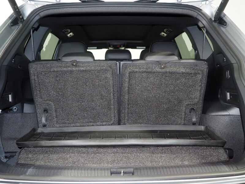 2023 Volkswagen Tiguan 2.0T SE R-Line Black *PANORAMA MOONROOF, ADAPTIVE CRUISE, DIGITAL COCKPIT, SAFETY ALERTS, BACKUP-CAMERA, COLOR TOUCHSCREEN, HEATED SEATS, 3RD ROW SEATING, REMOTE START, 19 INCH WHEELS, WIRELESS CHARGING, ANDROID & APPLE Round Rock TX