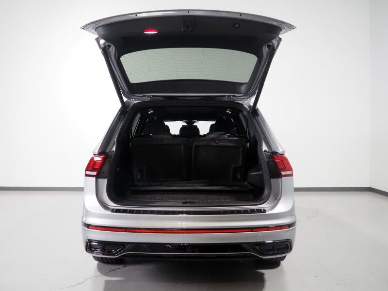 2023 Volkswagen Tiguan 2.0T SE R-Line Black *PANORAMA MOONROOF, ADAPTIVE CRUISE, DIGITAL COCKPIT, SAFETY ALERTS, BACKUP-CAMERA, COLOR TOUCHSCREEN, HEATED SEATS, 3RD ROW SEATING, REMOTE START, 19 INCH WHEELS, WIRELESS CHARGING, ANDROID & APPLE Round Rock TX