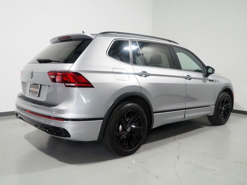 2023 Volkswagen Tiguan 2.0T SE R-Line Black *PANORAMA MOONROOF, ADAPTIVE CRUISE, DIGITAL COCKPIT, SAFETY ALERTS, BACKUP-CAMERA, COLOR TOUCHSCREEN, HEATED SEATS, 3RD ROW SEATING, REMOTE START, 19 INCH WHEELS, WIRELESS CHARGING, ANDROID & APPLE Round Rock TX