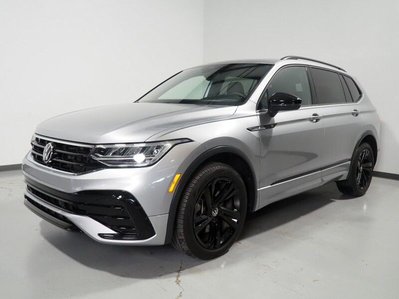 2023 Volkswagen Tiguan 2.0T SE R-Line Black *PANORAMA MOONROOF, ADAPTIVE CRUISE, DIGITAL COCKPIT, SAFETY ALERTS, BACKUP-CAMERA, COLOR TOUCHSCREEN, HEATED SEATS, 3RD ROW SEATING, REMOTE START, 19 INCH WHEELS, WIRELESS CHARGING, ANDROID & APPLE Round Rock TX