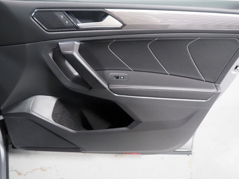 2023 Volkswagen Tiguan 2.0T SE R-Line Black *PANORAMA MOONROOF, ADAPTIVE CRUISE, DIGITAL COCKPIT, SAFETY ALERTS, BACKUP-CAMERA, COLOR TOUCHSCREEN, HEATED SEATS, 3RD ROW SEATING, REMOTE START, 19 INCH WHEELS, WIRELESS CHARGING, ANDROID & APPLE Round Rock TX