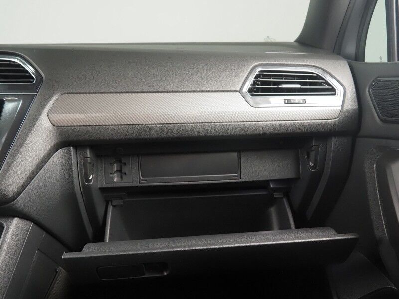2023 Volkswagen Tiguan 2.0T SE R-Line Black *PANORAMA MOONROOF, ADAPTIVE CRUISE, DIGITAL COCKPIT, SAFETY ALERTS, BACKUP-CAMERA, COLOR TOUCHSCREEN, HEATED SEATS, 3RD ROW SEATING, REMOTE START, 19 INCH WHEELS, WIRELESS CHARGING, ANDROID & APPLE Round Rock TX
