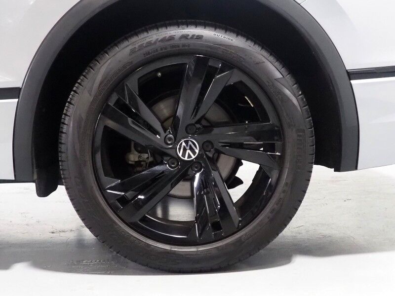 2023 Volkswagen Tiguan 2.0T SE R-Line Black *PANORAMA MOONROOF, ADAPTIVE CRUISE, DIGITAL COCKPIT, SAFETY ALERTS, BACKUP-CAMERA, COLOR TOUCHSCREEN, HEATED SEATS, 3RD ROW SEATING, REMOTE START, 19 INCH WHEELS, WIRELESS CHARGING, ANDROID & APPLE Round Rock TX