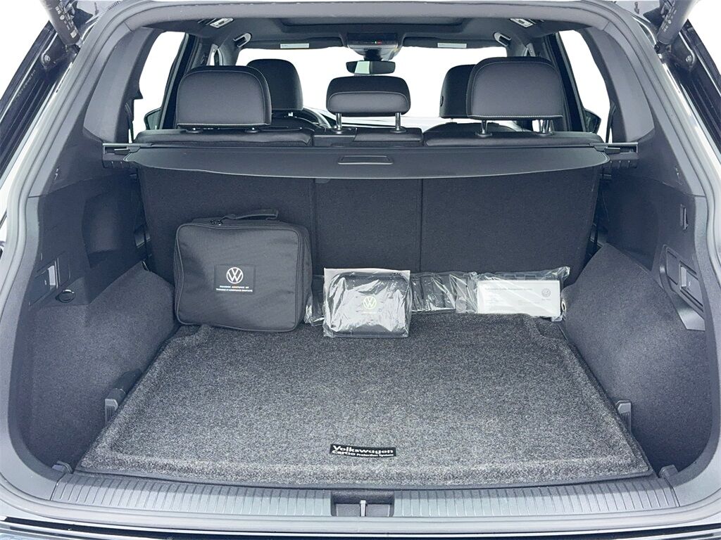 2023 Volkswagen Tiguan 2.0T SEL R-Line CAM,PANO,HTD STS,BLIND SPOT,20&quot; WL Plano TX