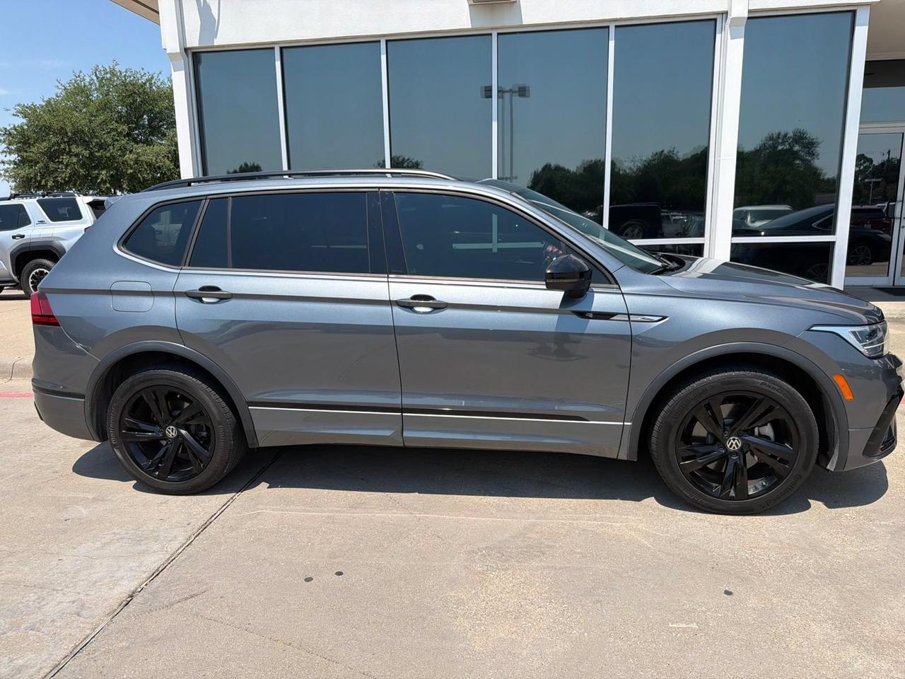2023 Volkswagen Tiguan SE R-Line Black Hurst TX