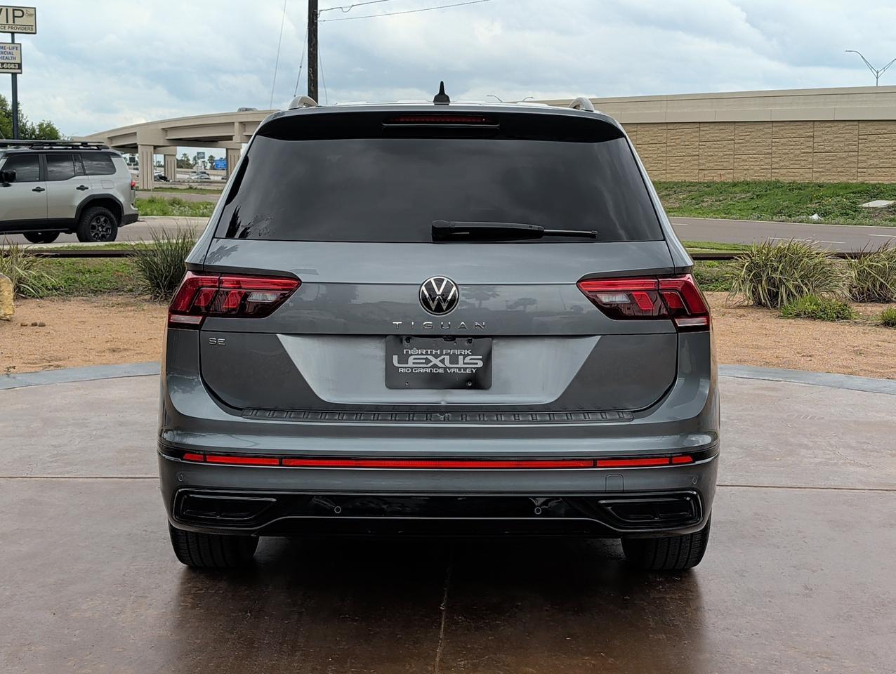 2023 Volkswagen Tiguan SE R-Line Black