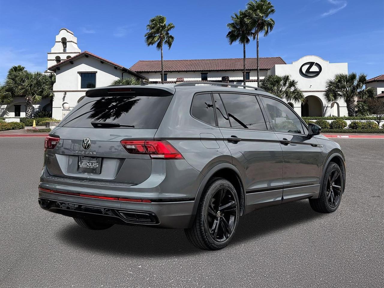 2023 Volkswagen Tiguan SE R-Line Black