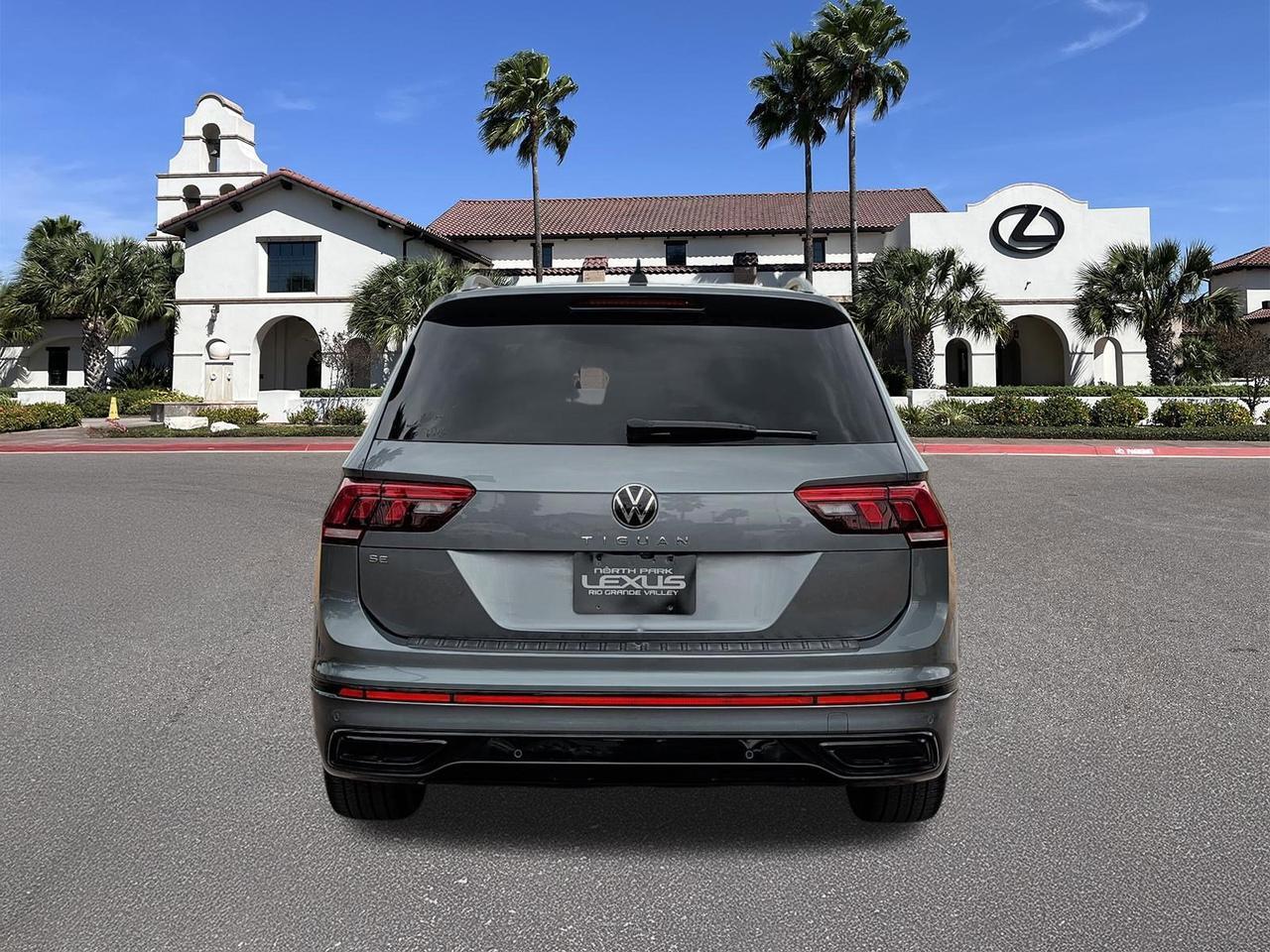 2023 Volkswagen Tiguan SE R-Line Black